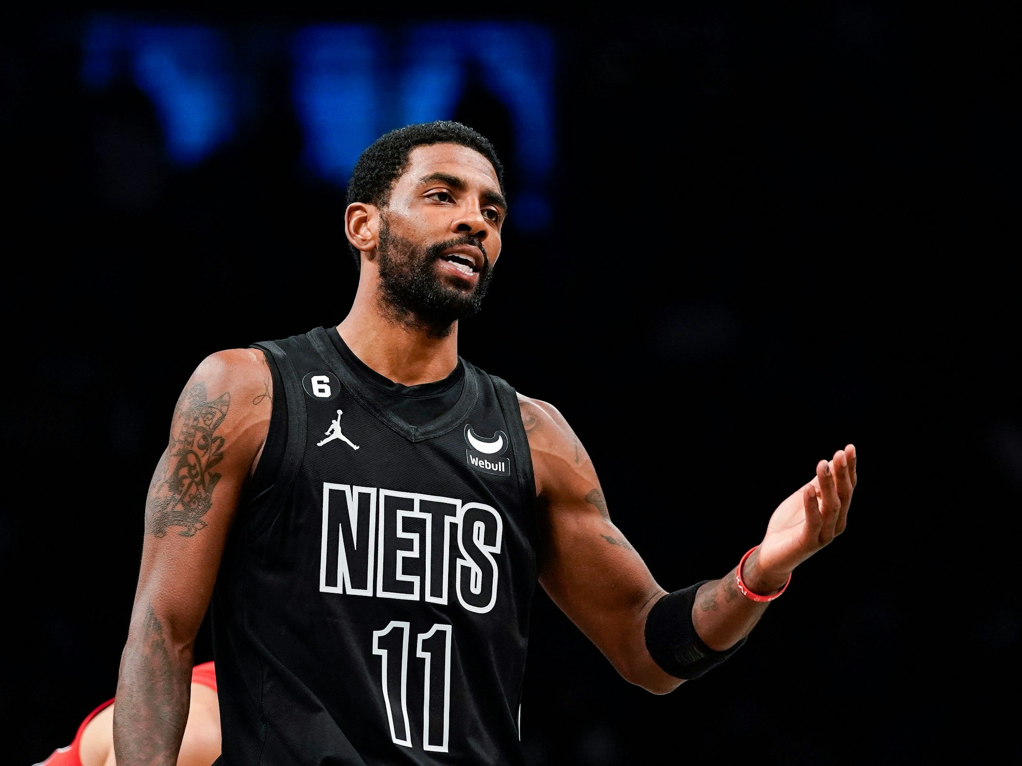 Kyrie Irving im Trikot der Brooklyn Nets.