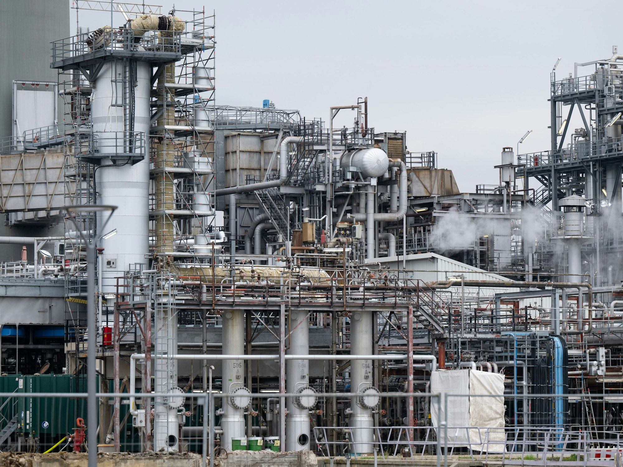 Das Raffineriegelände von Bayernoil.