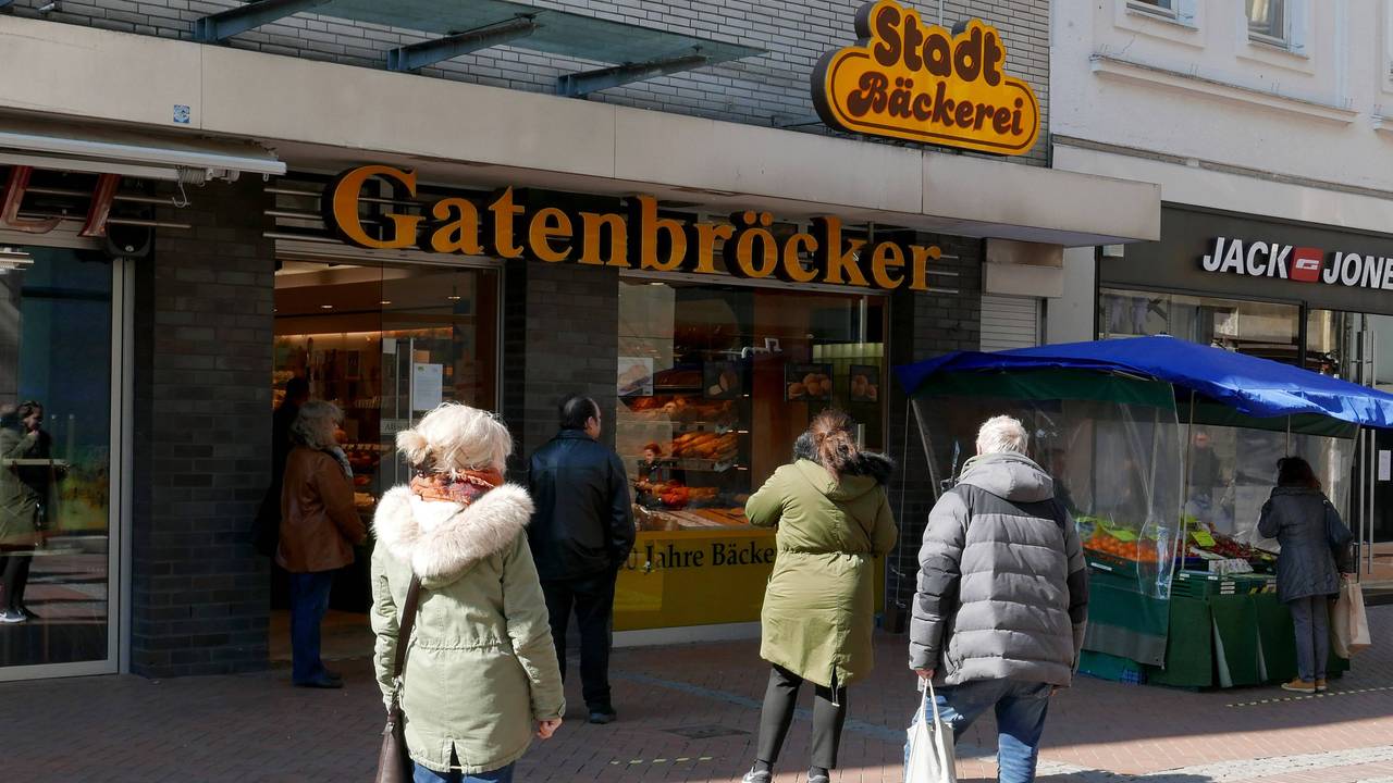 Blick auf eine Gatenbröcker-Bäckerei in der Gelsenkirchener Innenstadt im Frühjahr 2020: Erst hat die Corona-Pandemie die Branche unter Druck gesetzt, jetzt ist es die Energiekrise.