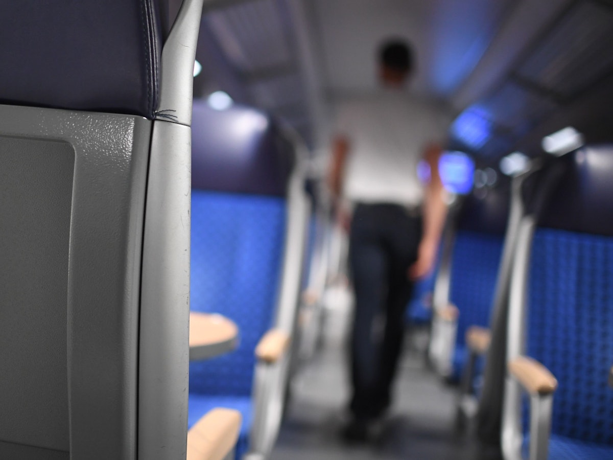 Angeblich setzte sich die Musik-Legende einfach auf einen reservierten Platz und weigerte sich zu gehen. Hier ein Symbolfoto aus einem Zug.