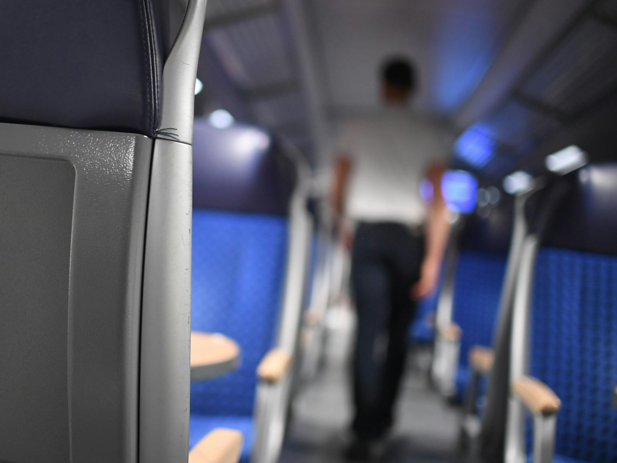 Angeblich setzte sich die Musik-Legende einfach auf einen reservierten Platz und weigerte sich zu gehen. Hier ein Symbolfoto aus einem Zug.