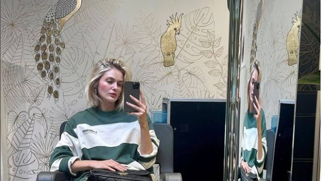 Das Instagram-Selfie zeigt die ehemalige GNTM-Teilnehmerin Vanessa Tamkan, die auf einem Stuhl sitzt. Sie hat es am 5. Juli 2022 bei Instagram veröffentlicht. Quelle: Instagram / vanessa.tamkan