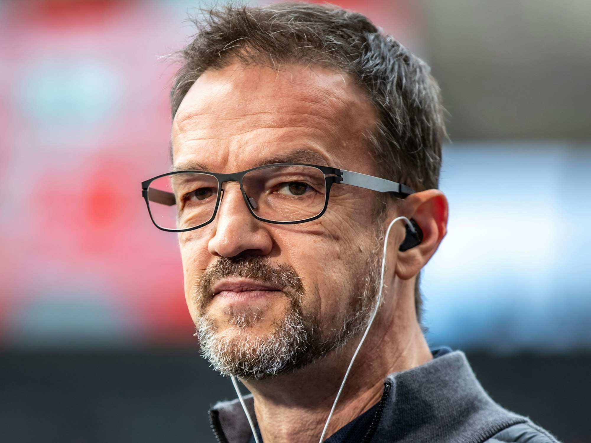 Fredi Bobic, Geschäftsführer von Hertha BSC, gibt ein Interview.