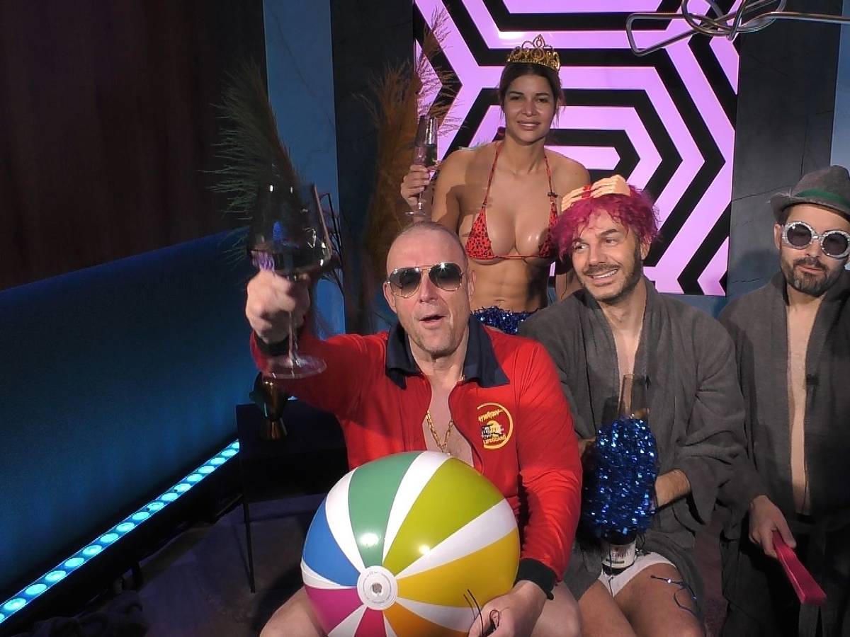 Das Foto zeigt Rainer Gottwald (l.), Micaela Schäfer, Sam Dylan und Menderes.