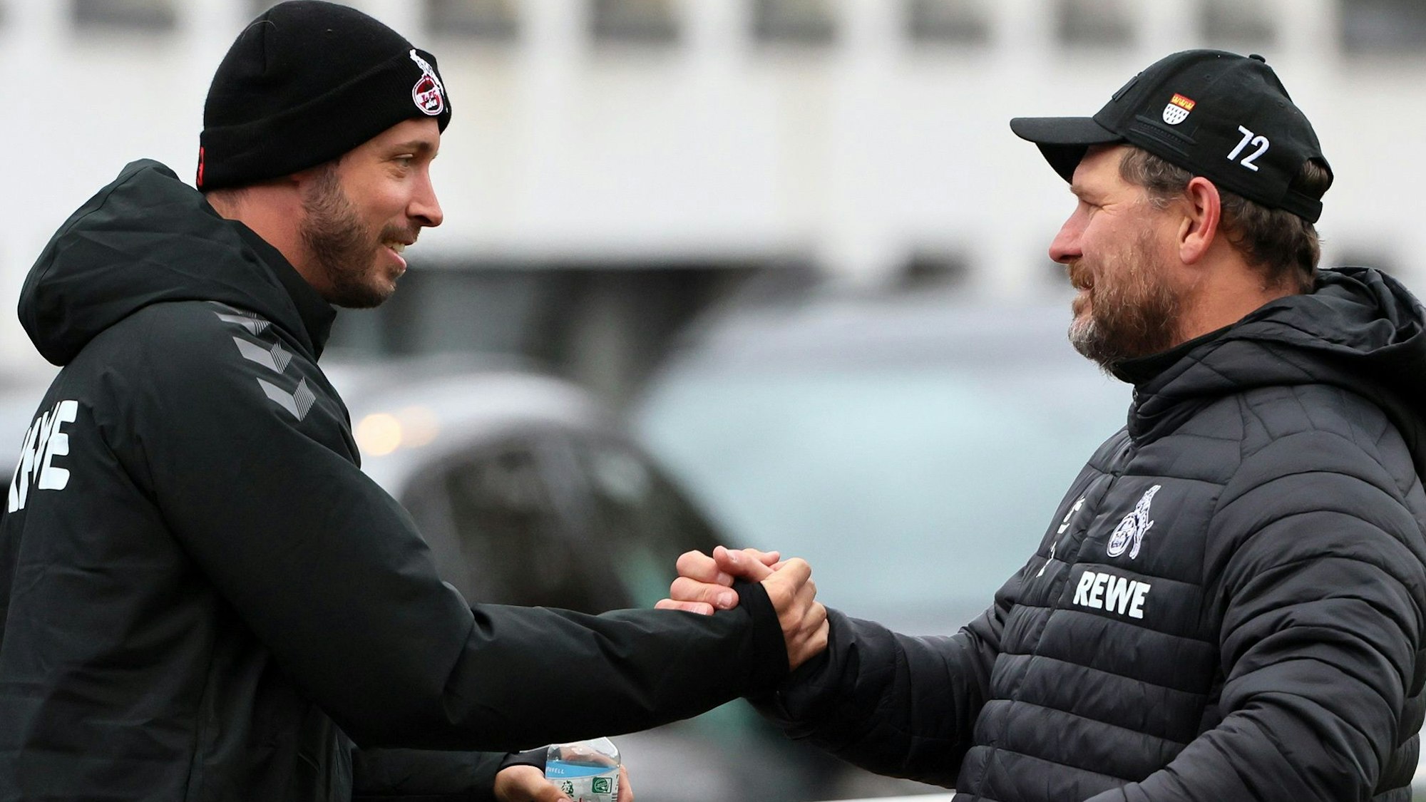 1. FC Köln, Training, von links: Mark Uth, Steffen Baumgart (1. FC Köln), 08.12.2022, Bild: Herbert Bucco