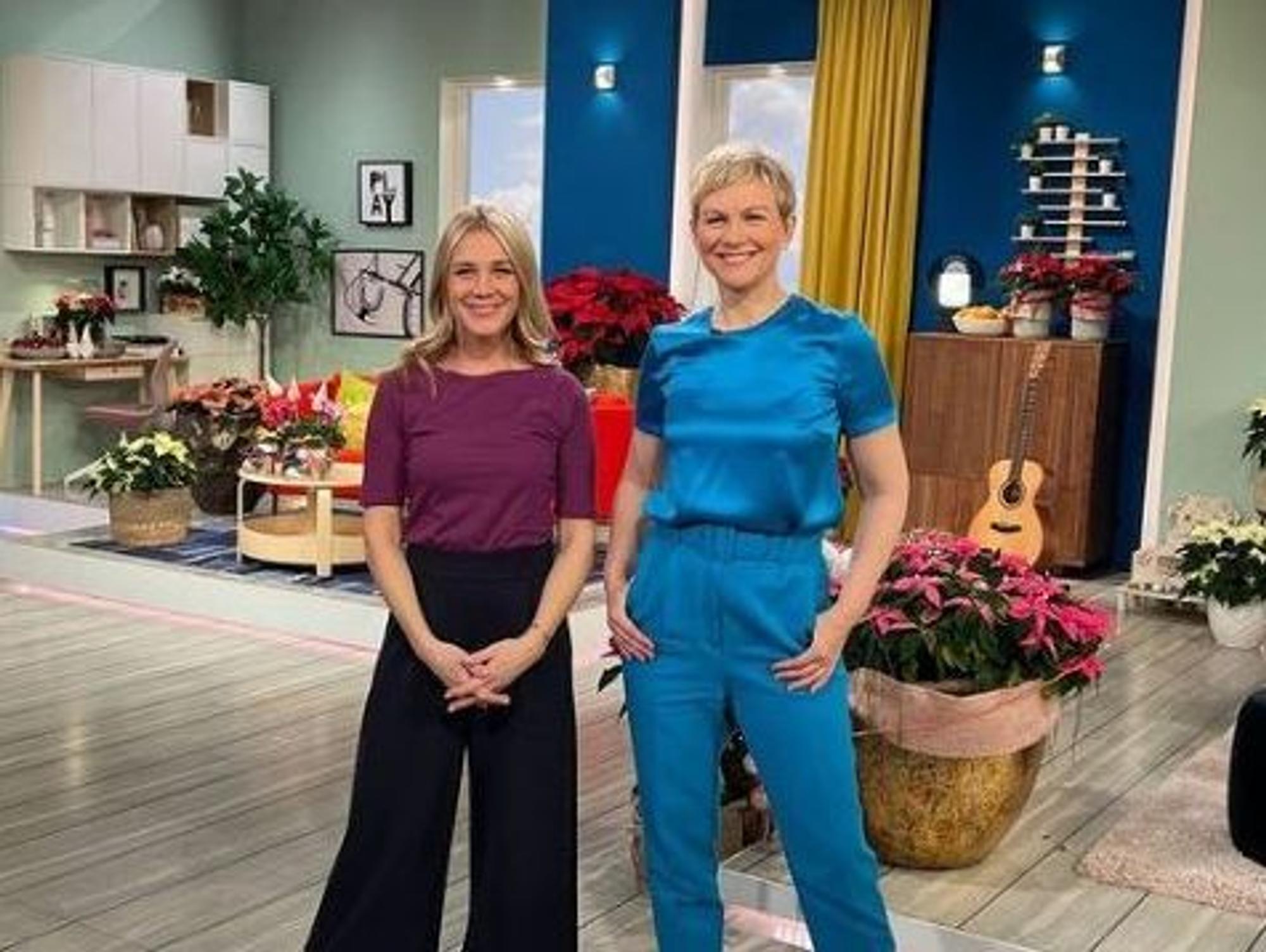 Alina Merkau und Karen Heinrichs im Studio vom Sat. 1 Frühstücksfernsehen.