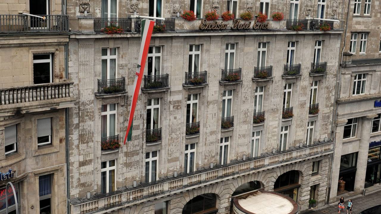 Der Eingang des Hotel Excelsior in Köln