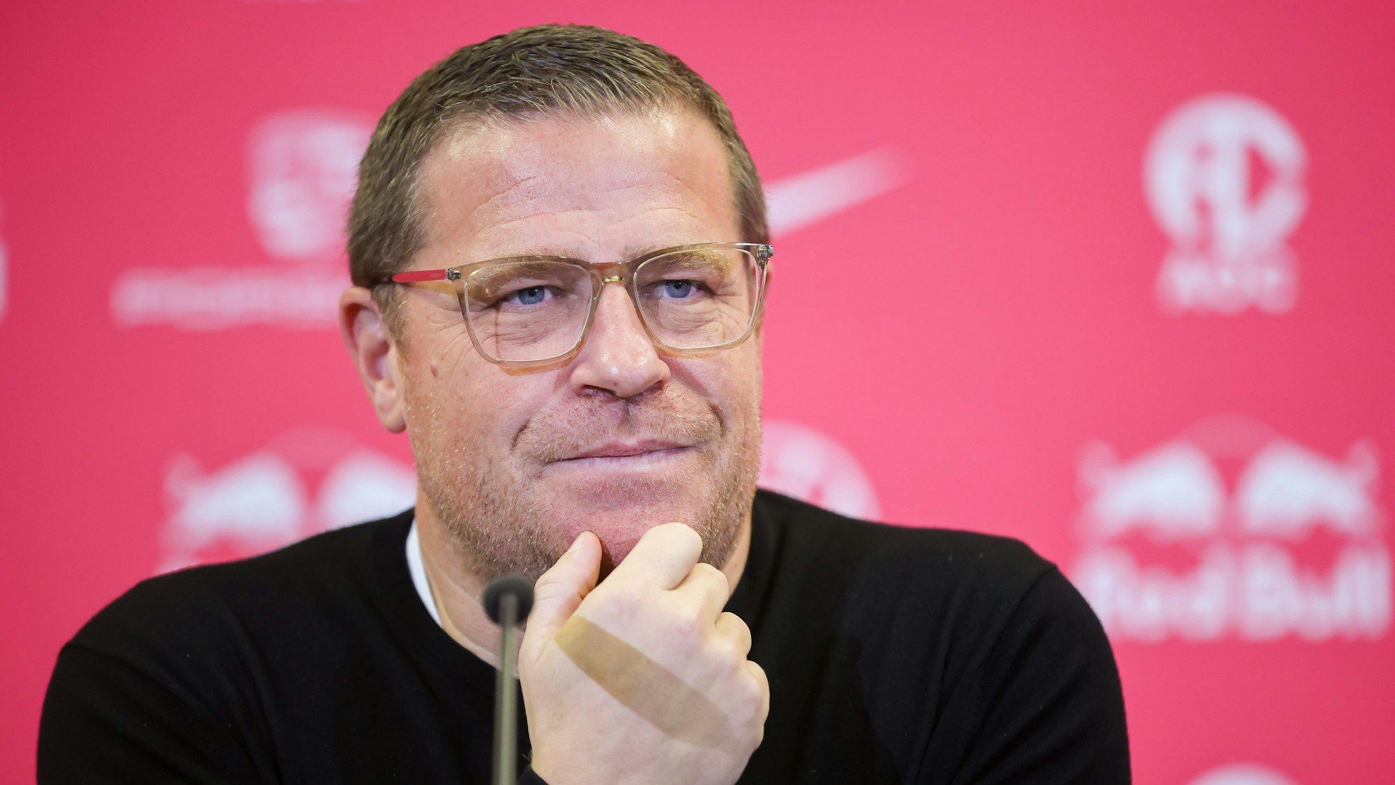 RB-Sportvorstand Max Eberl spricht anlässlich seiner Vorstellung in einer Pressekonferenz in der Red-Bull-Akademie.