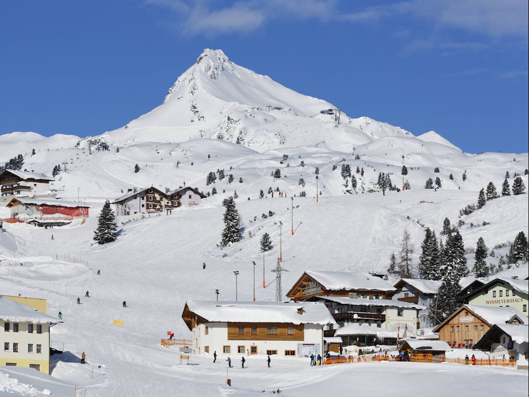 Zusehen ist das Skigebiet Obertauern im Salzburger Land, Österreich.