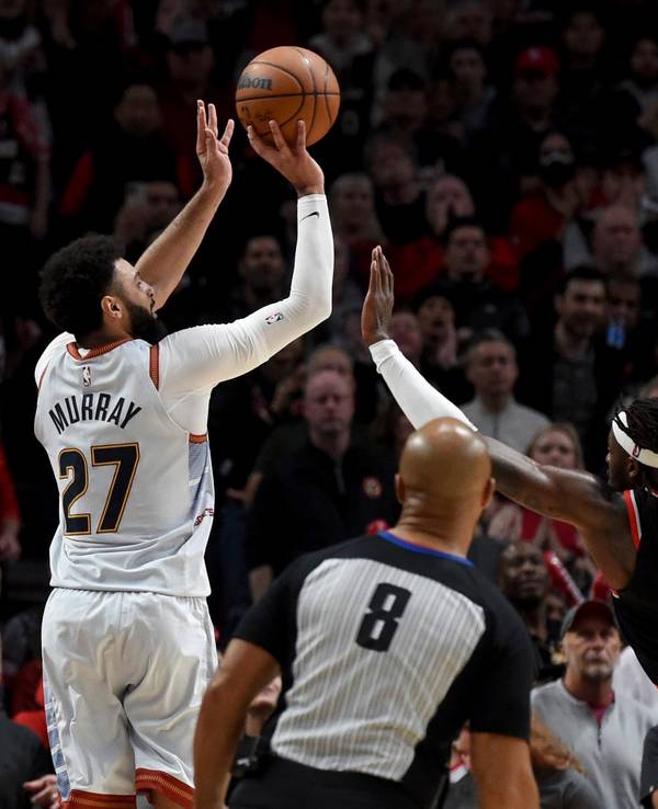 Jamal Murray trifft im NBA-Spiel der Denver Nuggets gegen die Portland Trail Blazers 0,9 Sekunden vor dem Ende: zum Sieg.