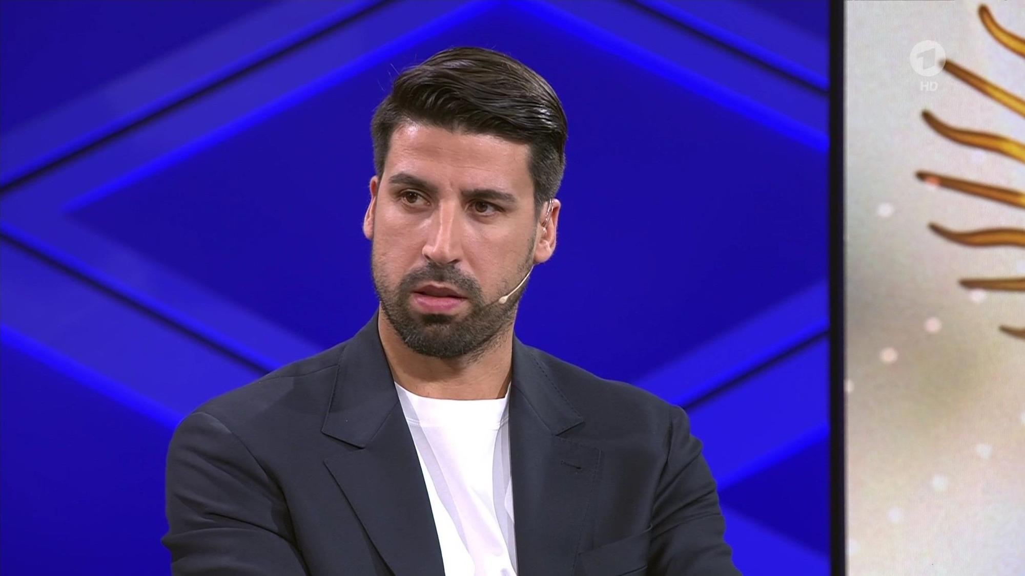 Sami Khedira spricht im ARD-Studio bei der Übertragung zur WM 2022.