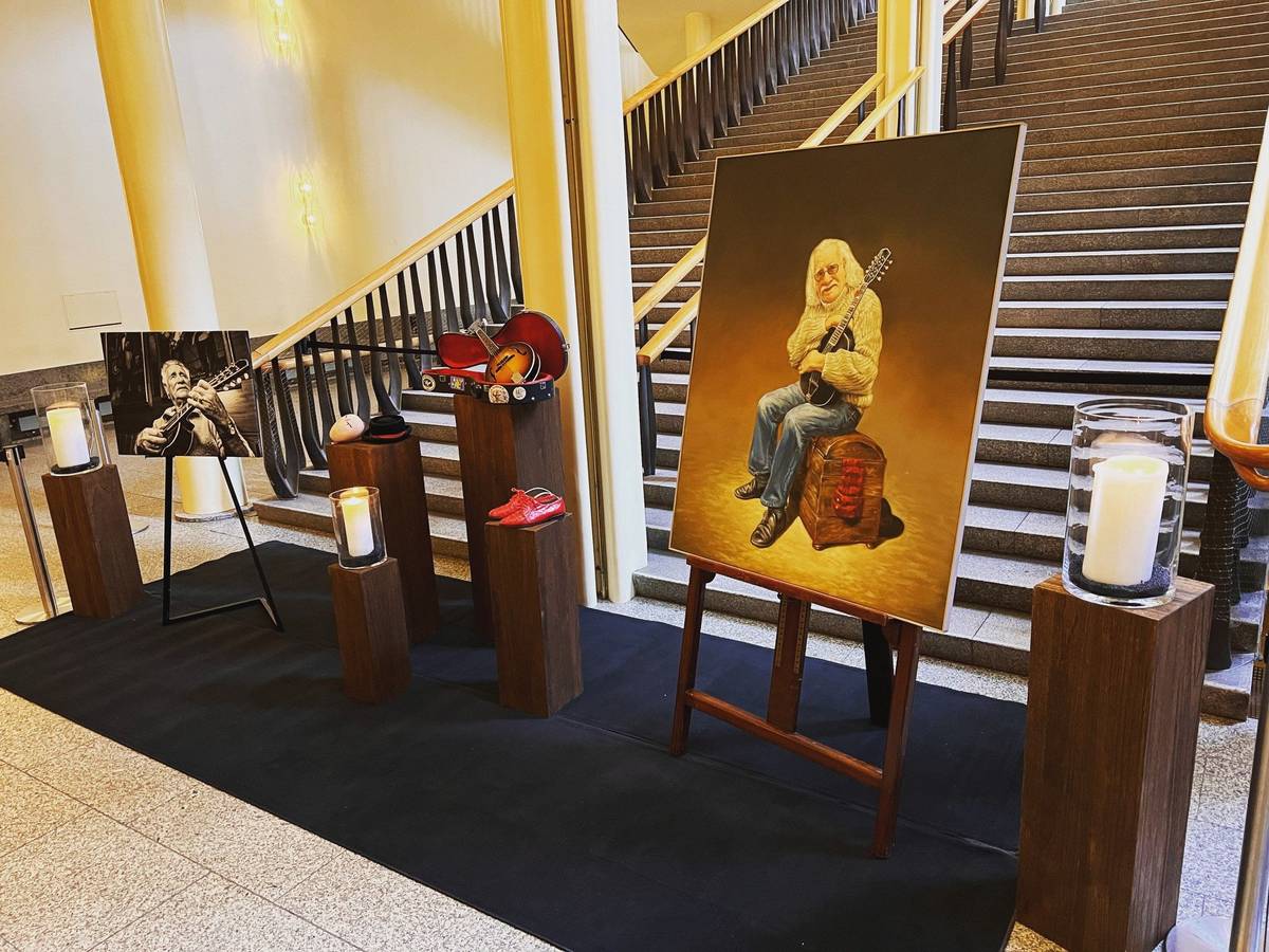 Devotionalien von Hans Süper im Foyer des Gürzenich Köln.