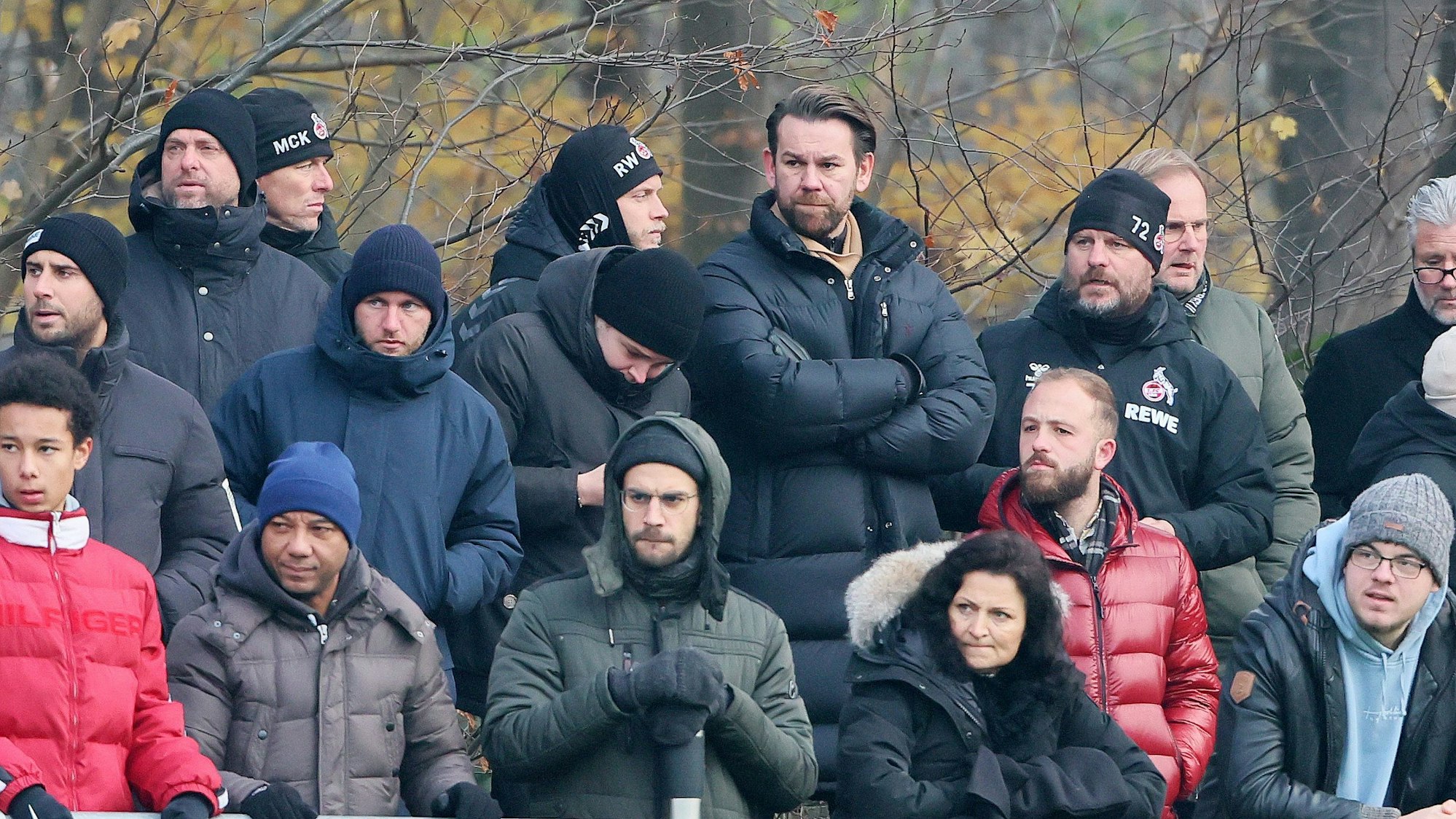 Steffen Baumgart und Thomas Kessler bei der U19 auf der Tribüne des Franz-Kremer-Stadions.