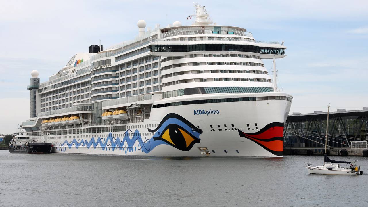 Die „Aidaprima“ hat ohne Passagiere am Kreuzfahrtterminal festgemacht.