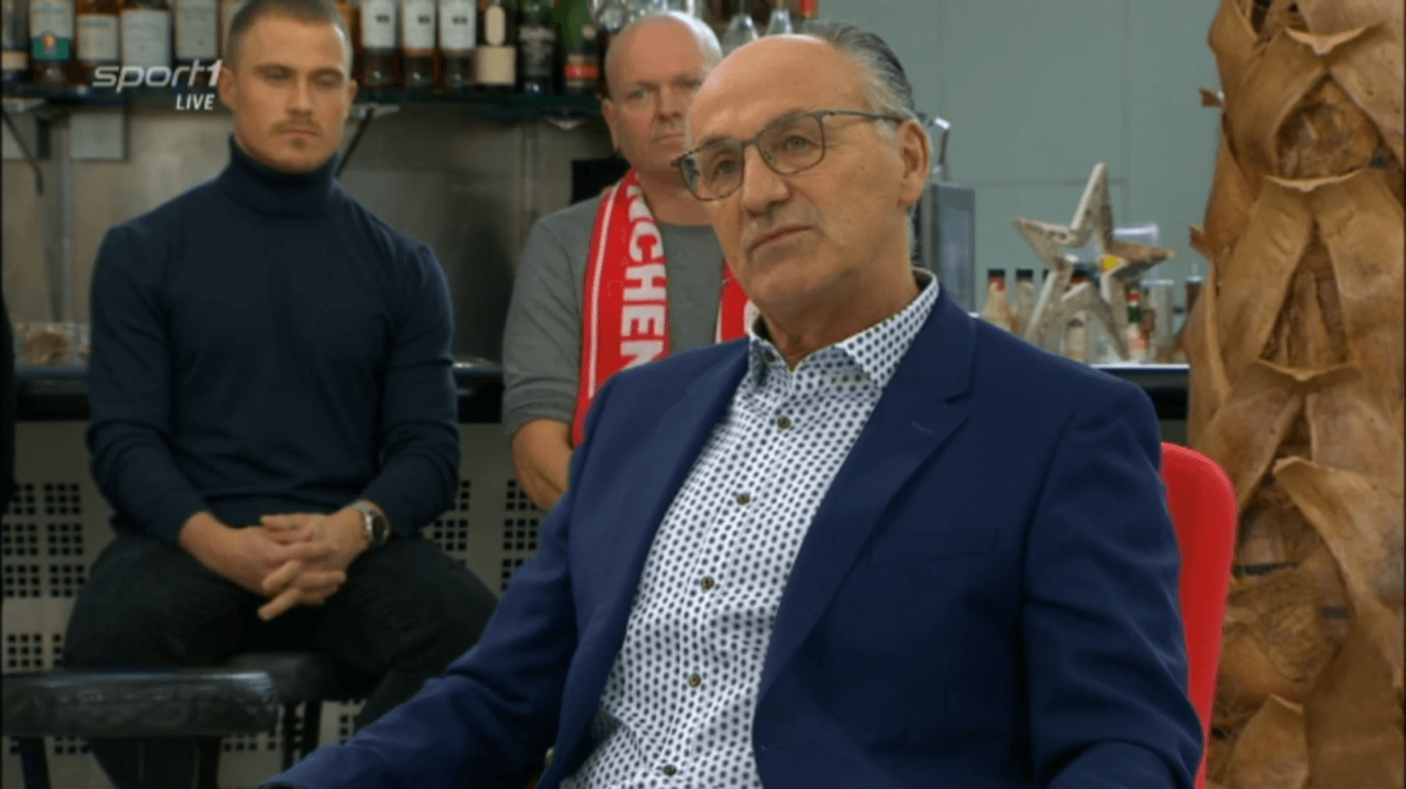 Jürgen Kohler sitzt in der Runde beim WM-Doppelpass auf Sport 1.