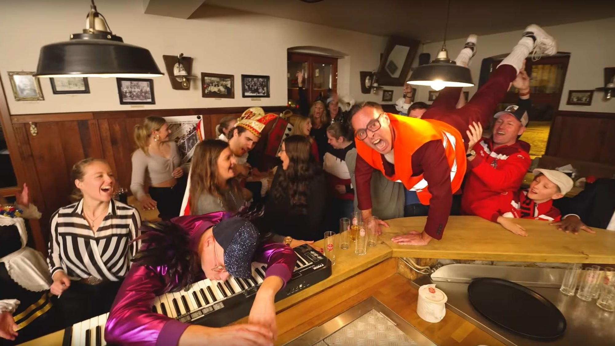 Till Quitmann in seinem Video zum Klimakleber-Song.