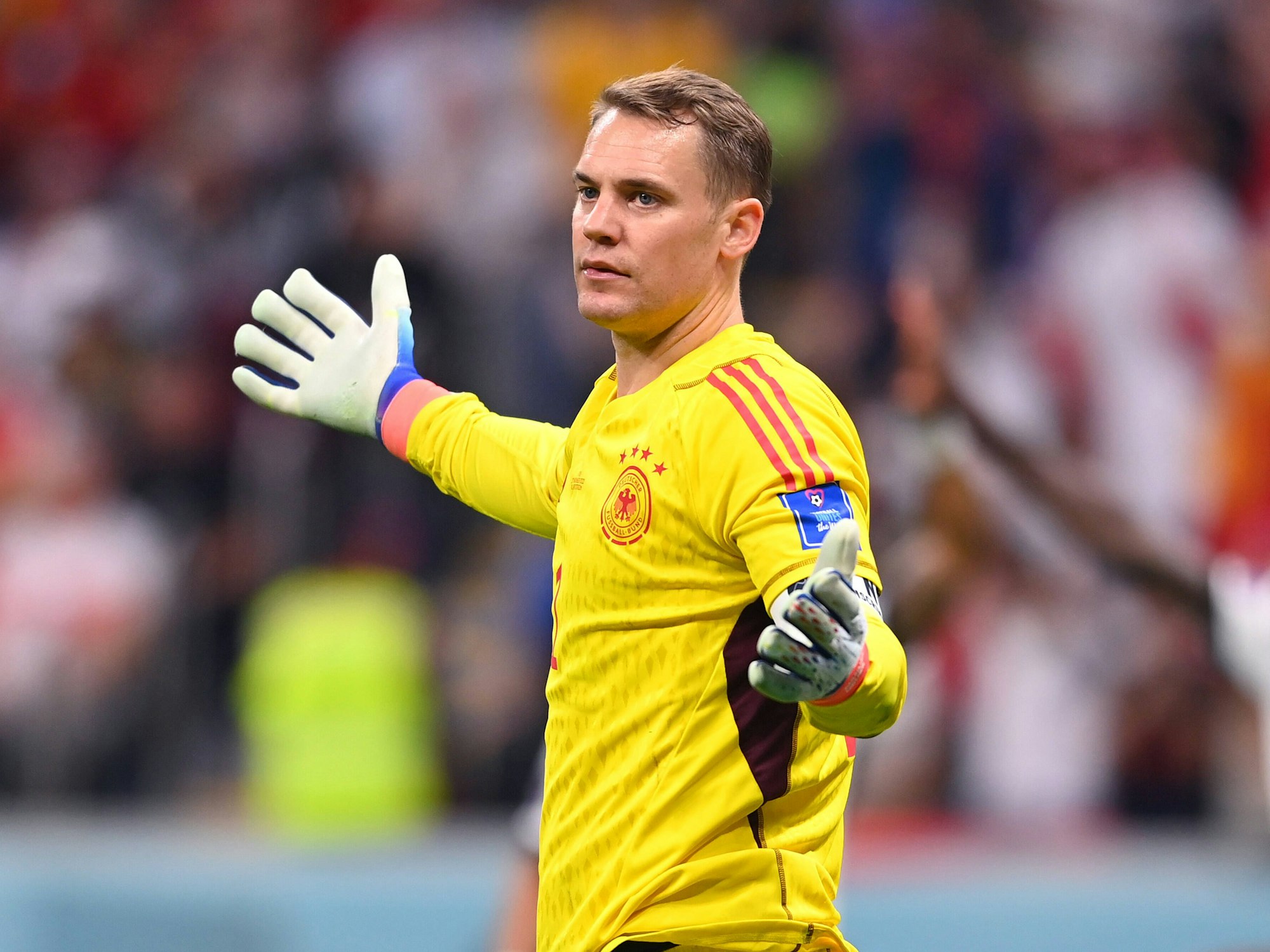 Manuel Neuer beschwert sich.