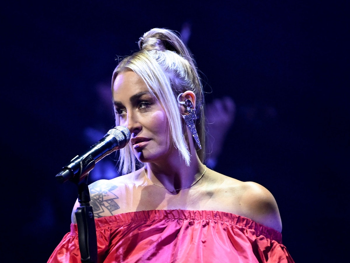 Die Sängerin Sarah Connor steht in der Verti-Music-Hall für ihr Weihnachtskonzert auf der Bühne.