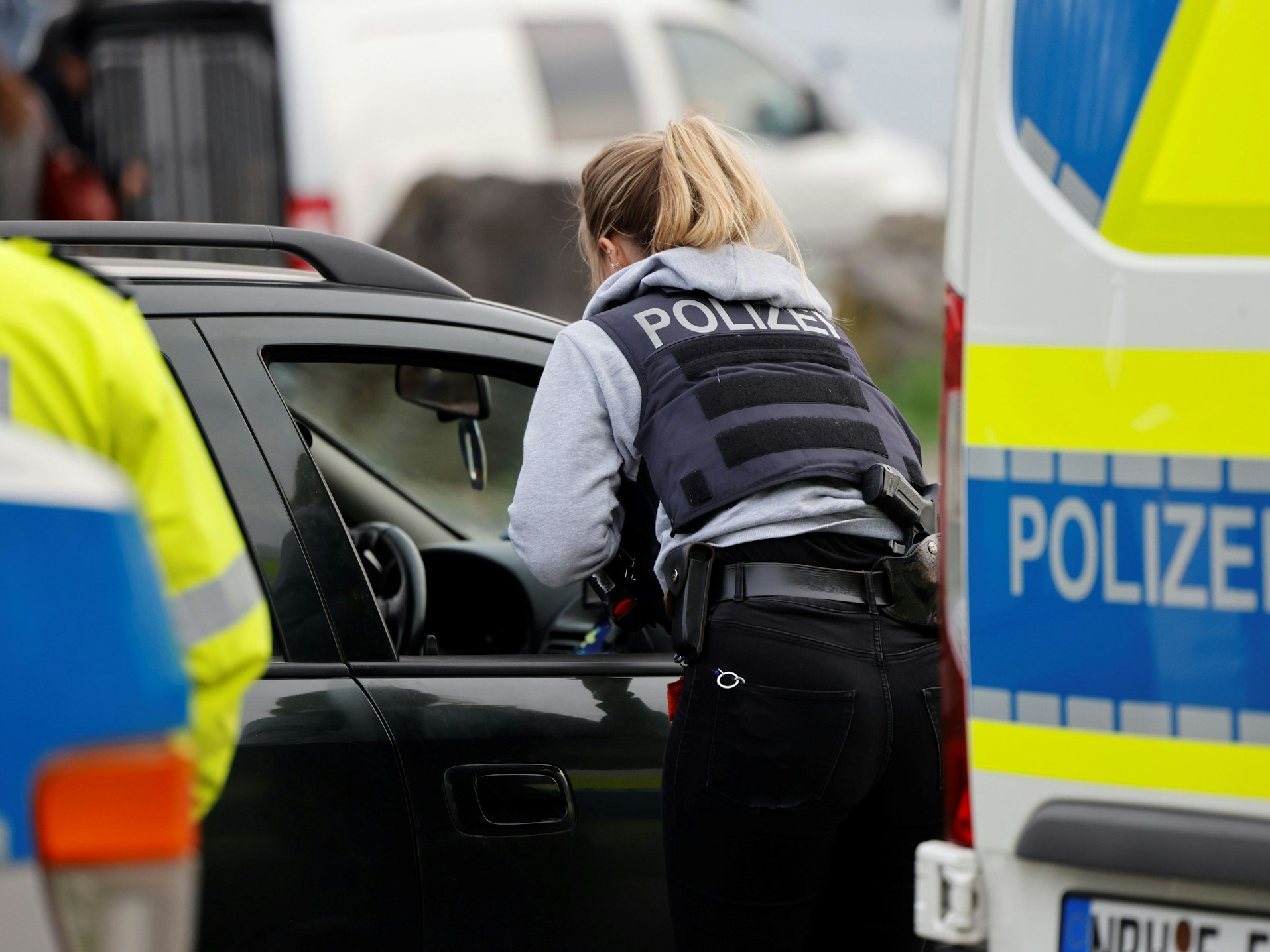Die Polizei (hier ein Einsatz an der A3) konnte den Verdächtigen festnehmen.