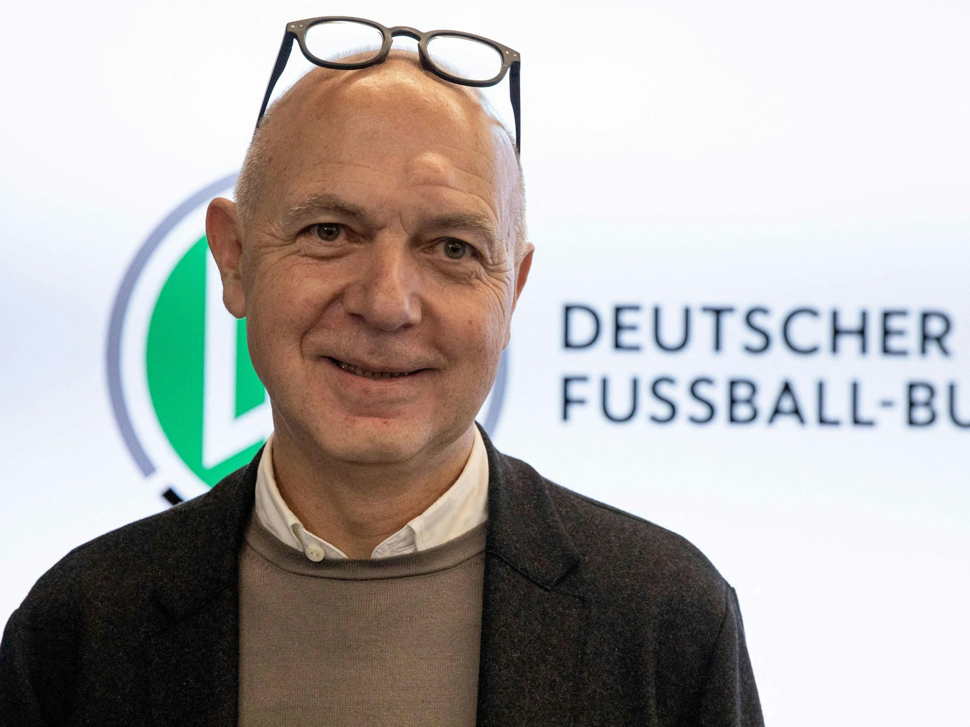 Bernd Neuendorf bei einem Pressegespräch.