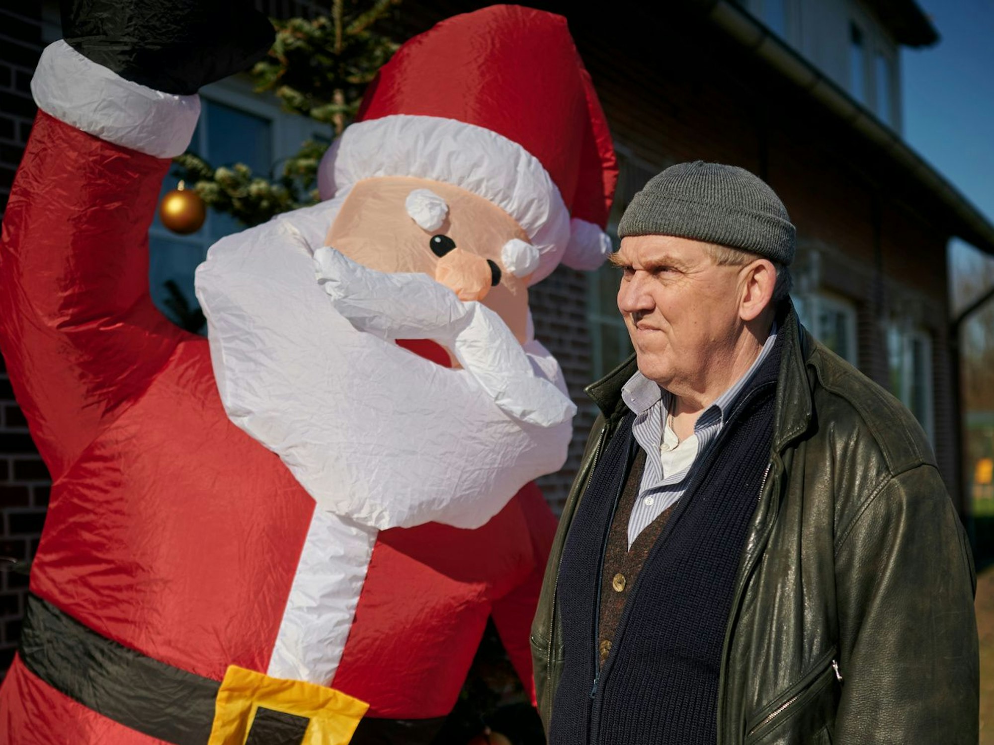 Dietmar Bär spielt 2022 den Taxifahrer Axel Parschke im ZDF-Adventsfilm „Ein Taxi zur Bescherung“.