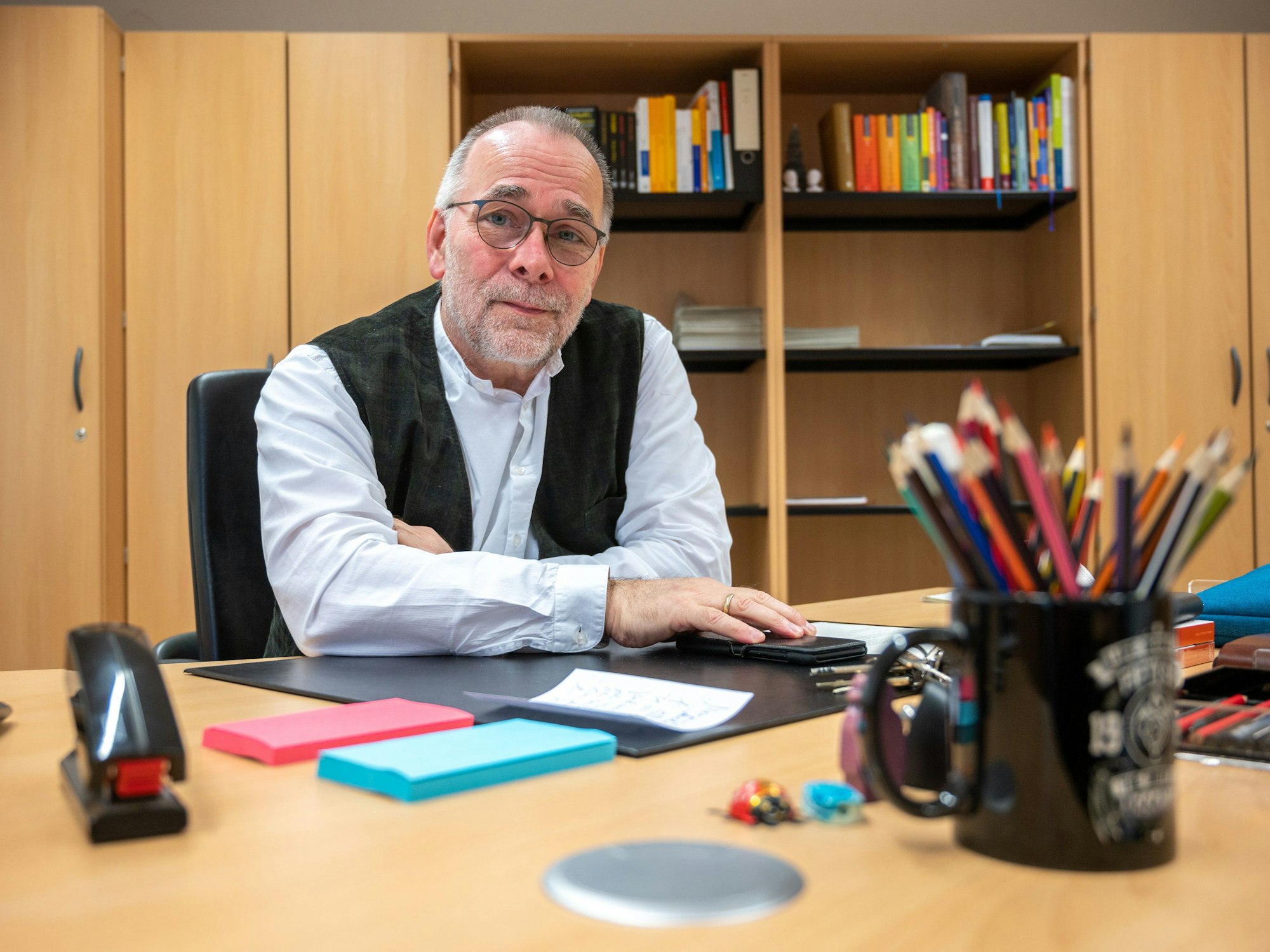 Rektor Martin Süsterhenn von der Katharina-Henoth-Gesamtschule in Köln-Höhenberg.