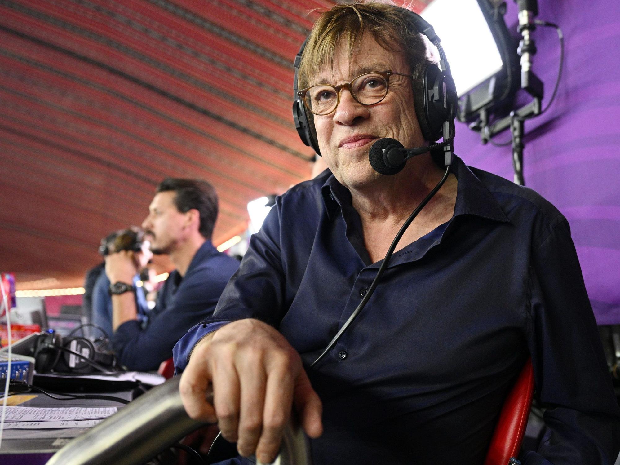Bela Rethy am ZDF-Mikrofon bei der Fußball-WM in Katar.