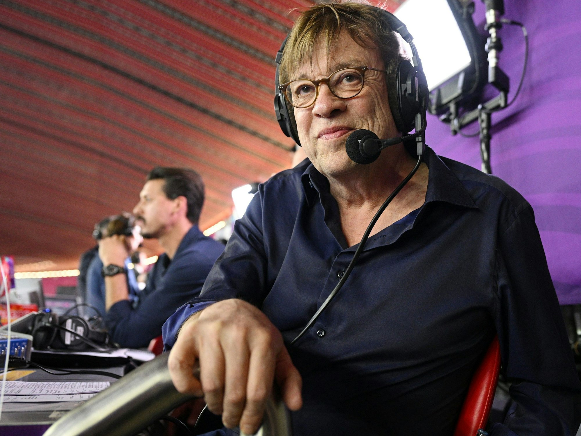 Bela Rethy am ZDF-Mikrofon bei der Fußball-WM in Katar.