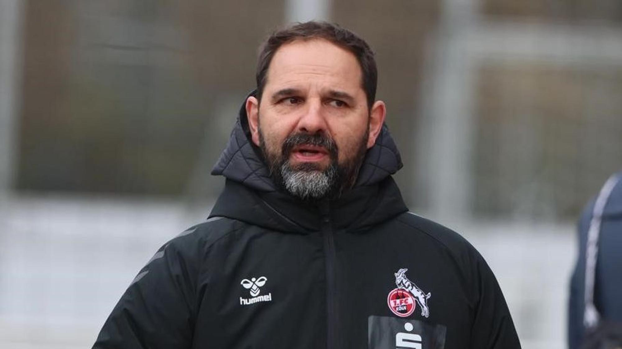 U19-Trainer Stefan Ruthenbeck beim Viertelfinale des DFB-Pokals.