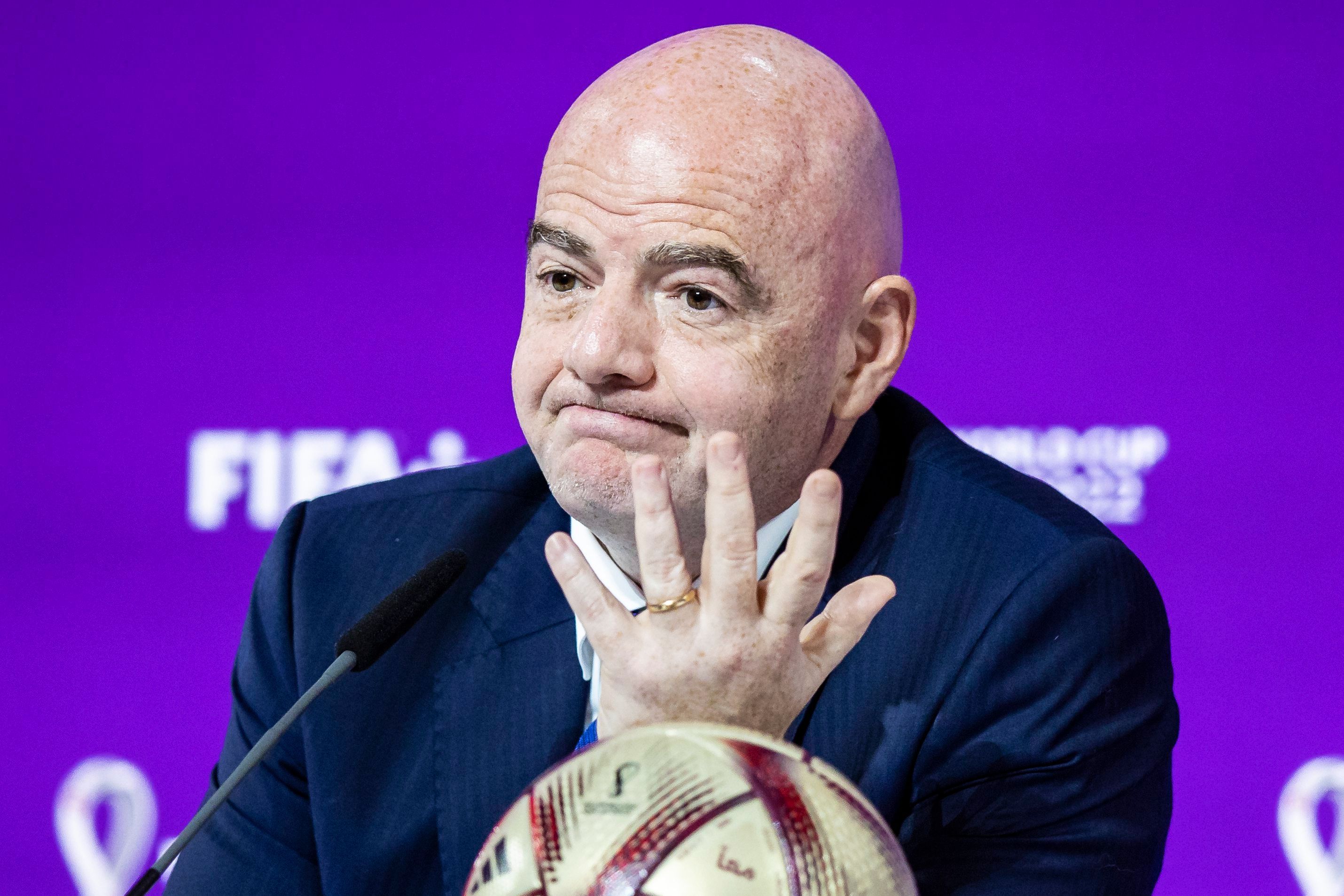 Fifa-Präsident Gianni Infantino spricht auf einer Pressekonferenz zur WM 2022 in Katar.