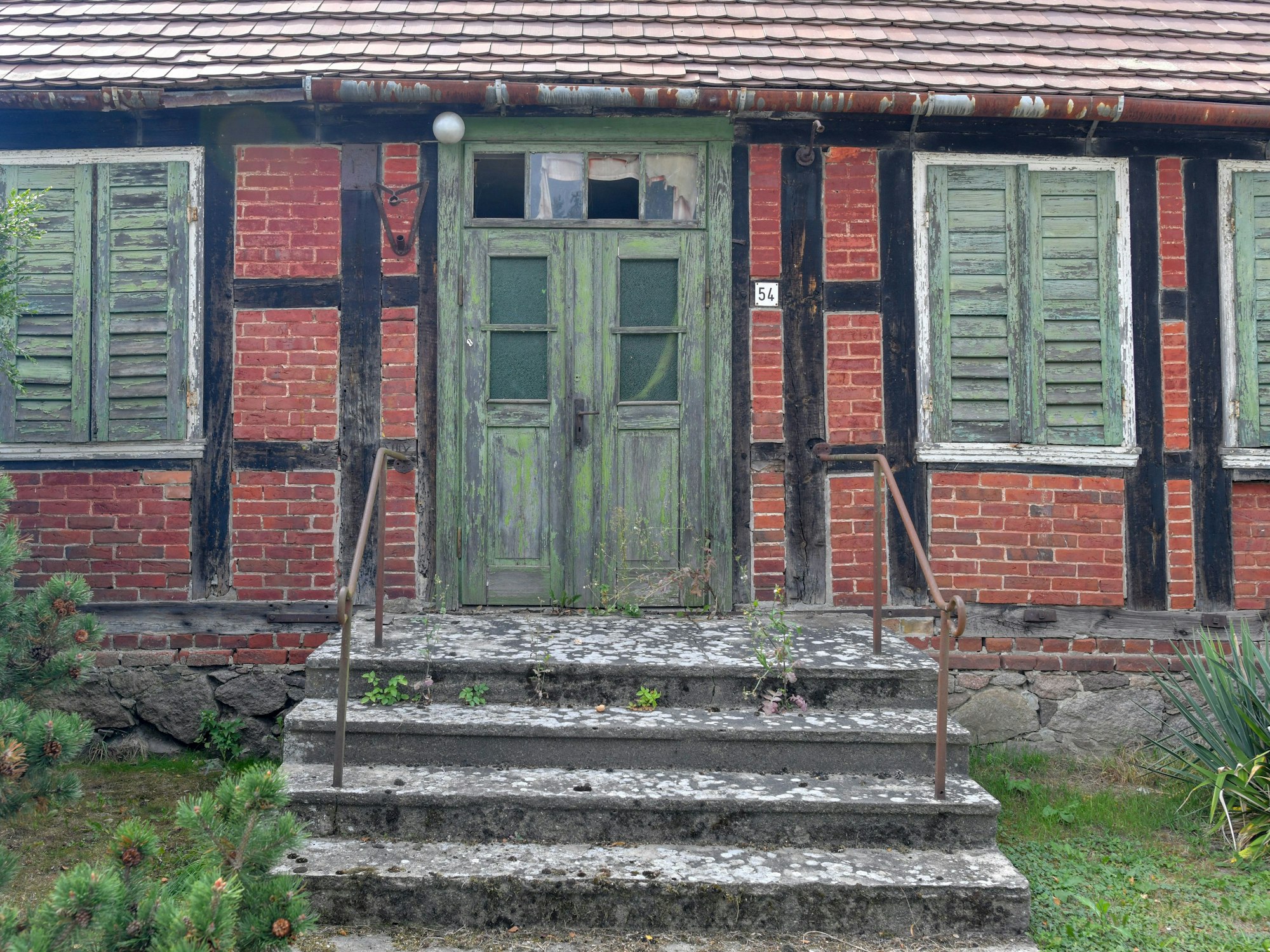 Nach dem Kauf eines alten Hauses (hier ein Symbolfoto) machte ein Paar eine unerwartete Entdeckung.