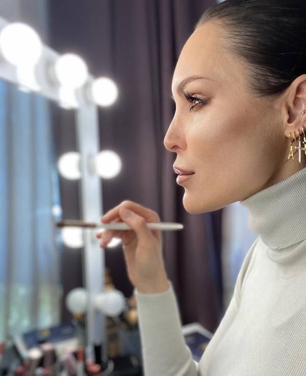 Astrid Jerschitz schminkt die Topstars der Showbranche.