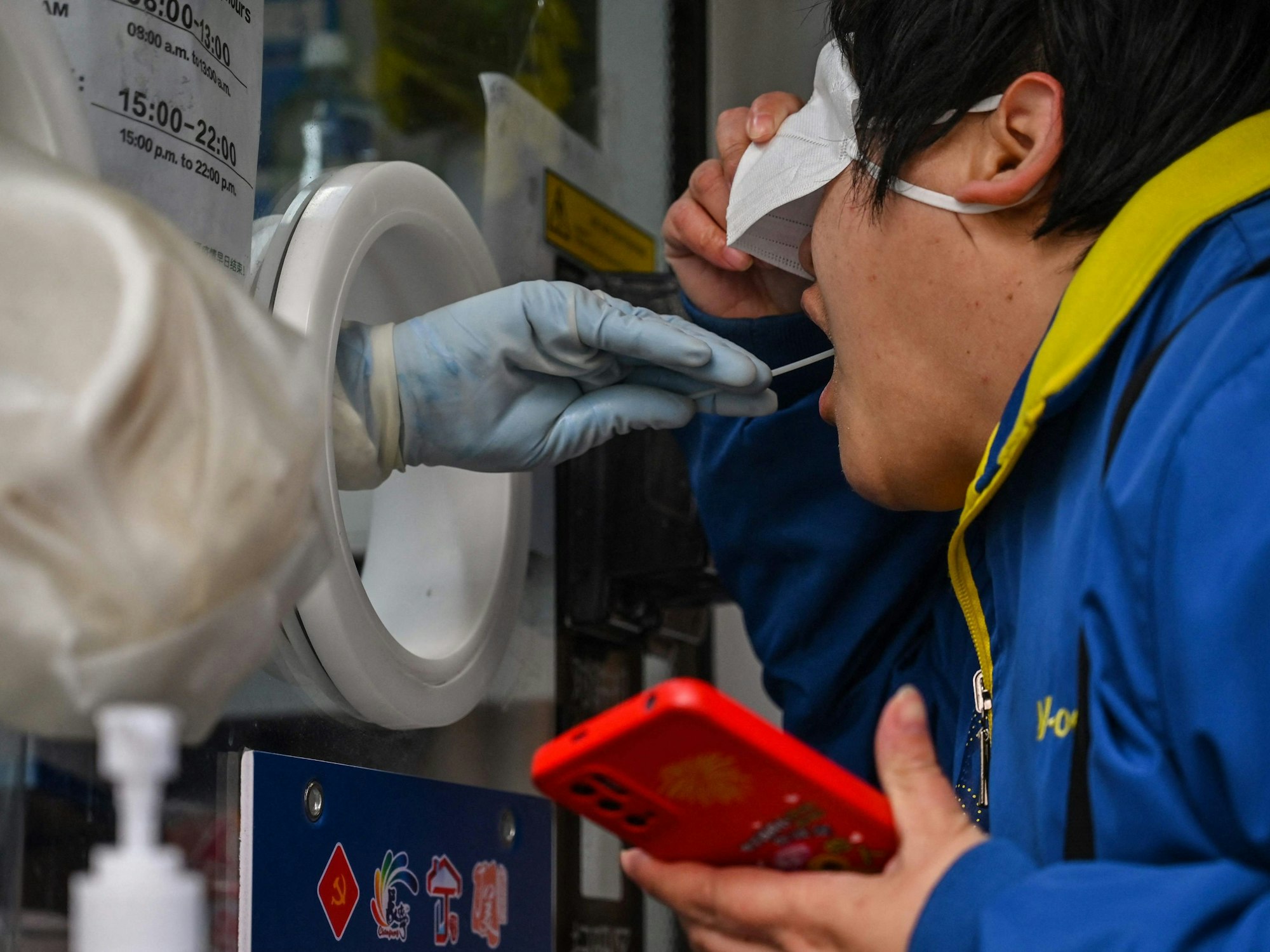 Covid19-Test in Shanghai (China) am 18.12.2022.