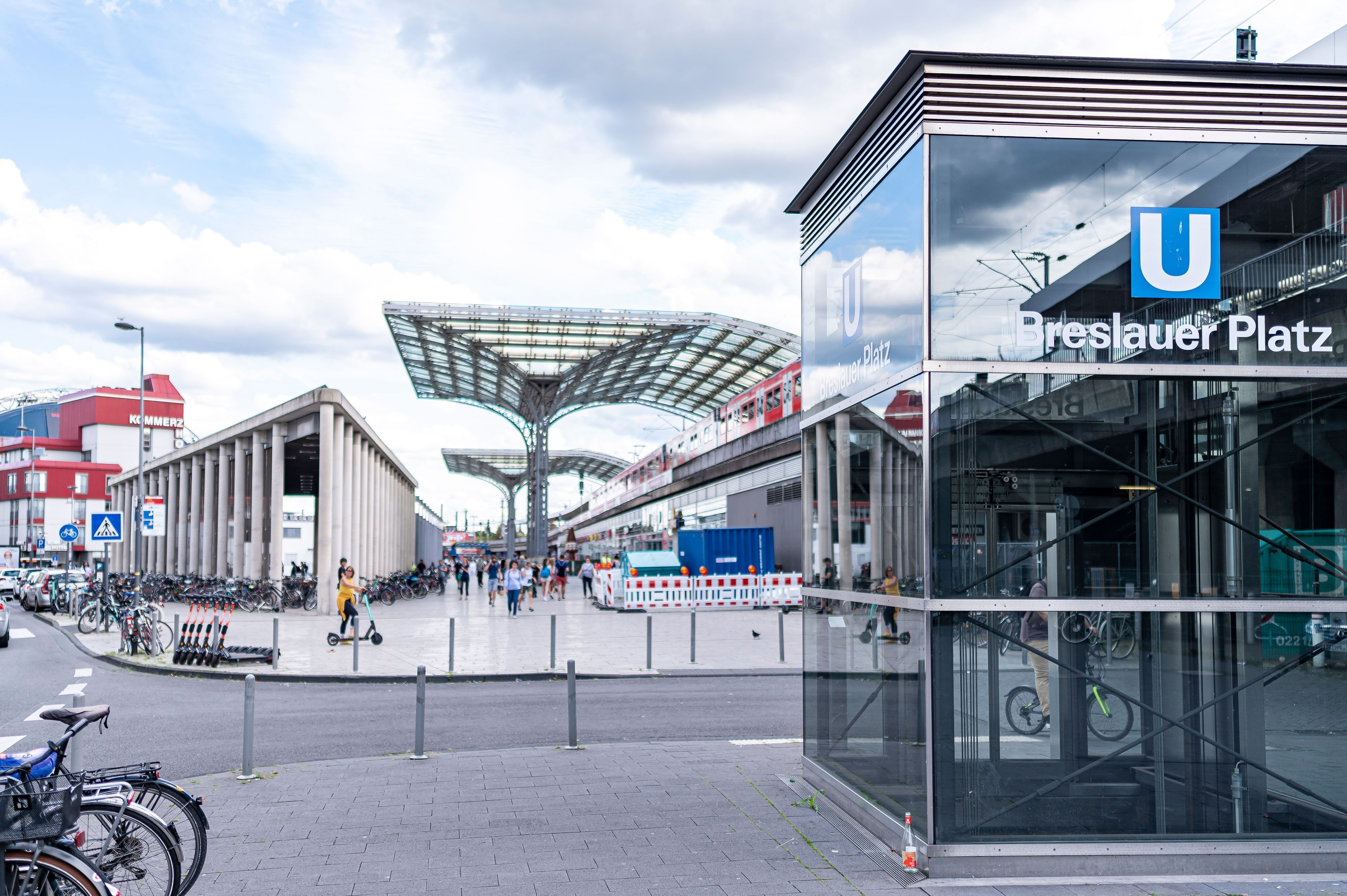Blick vom Breslauer Platz auf den Hauptbahnhof in Köln. Hier wurde ein Verbrecher festgenommen.