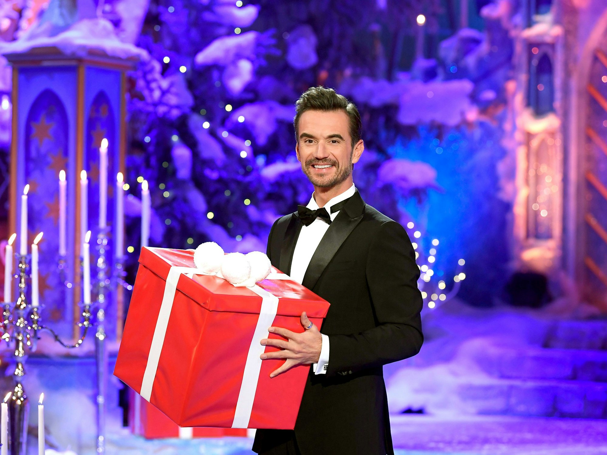 ARD/MDR ALLE SINGEN WEIHNACHTEN, "präsentiert von Florian Silbereisen", am Montag (19.12.22) um 20:15 Uhr im ERSTEN.
Florian Silbereisen in weihnachtlicher Kulisse (Archivbild)