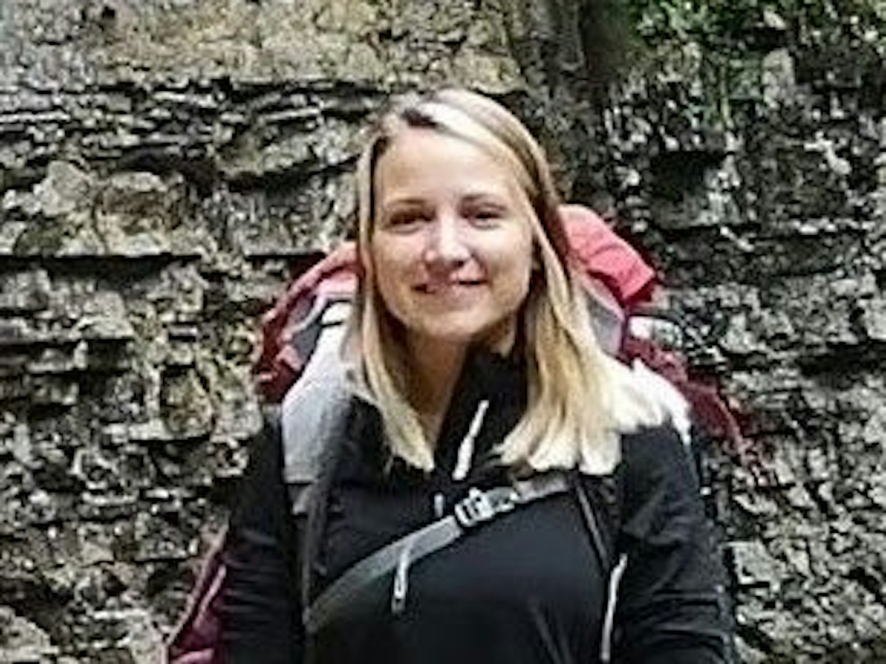 Das Fahndungsfoto der Polizei zeigt Scarlett S. aus Bad Lippspringe.