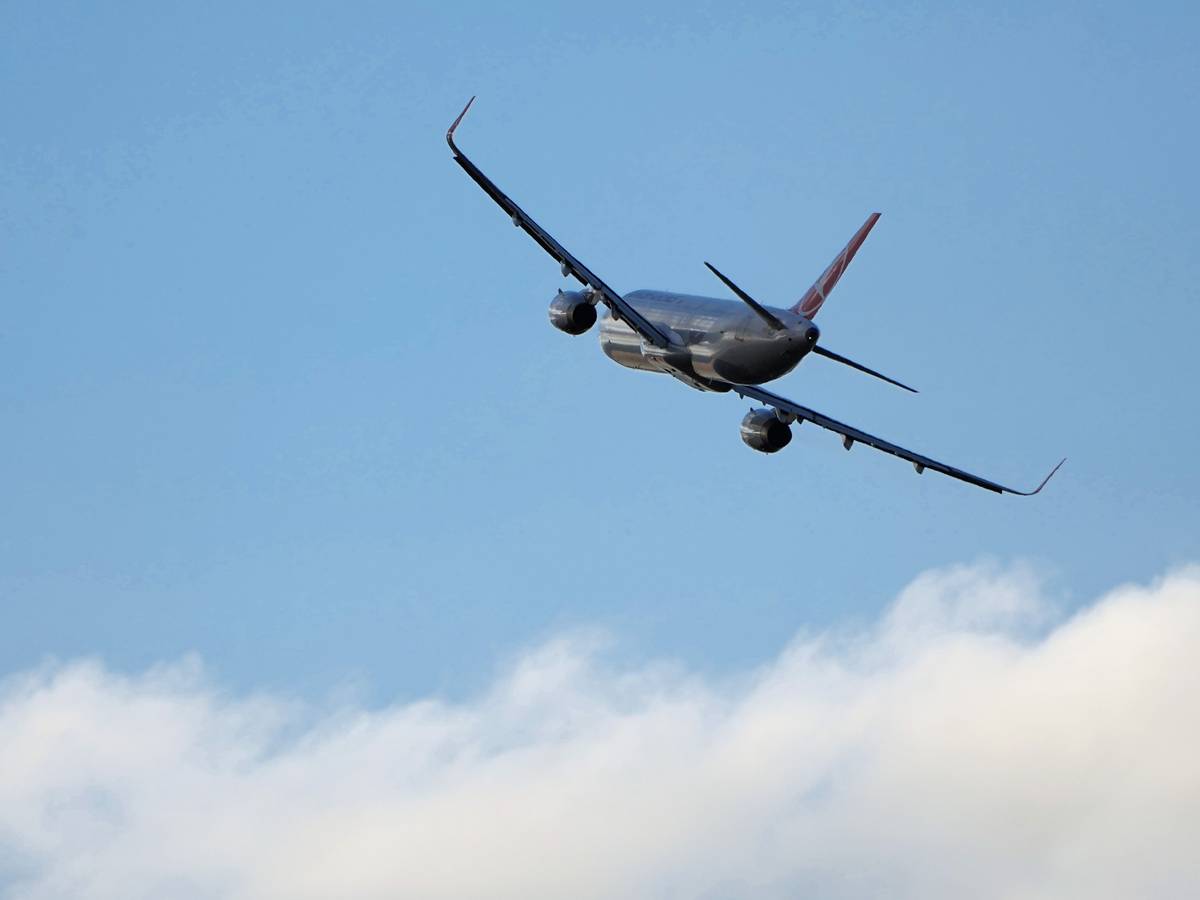Ein Flugzeug A 321-231 der Fluggesellschaft Turkish Airlines startet vom Flughafen Berlin-Brandenburg „Willy Brandt“.
