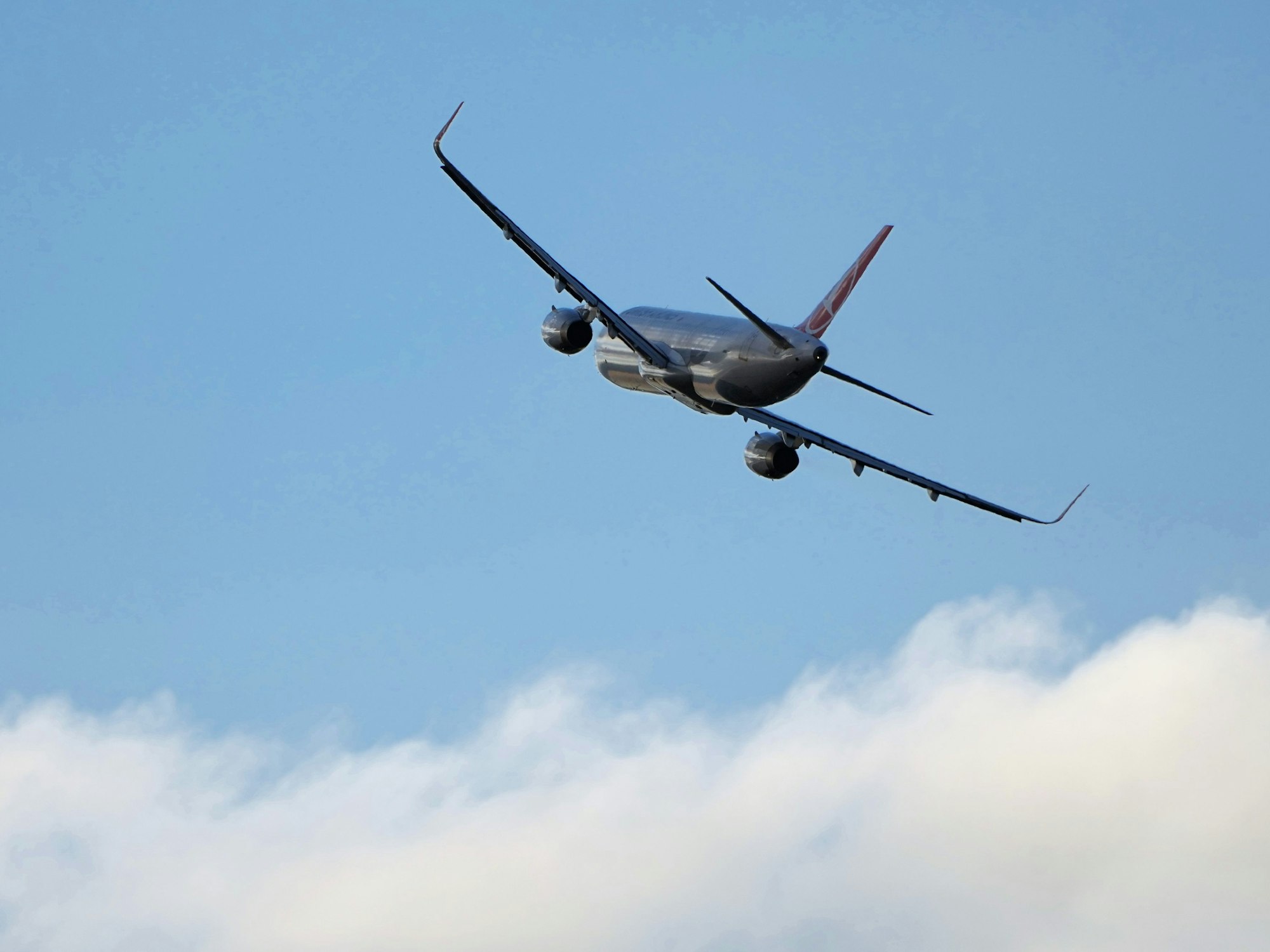Ein Flugzeug A 321-231 der Fluggesellschaft Turkish Airlines startet vom Flughafen Berlin-Brandenburg „Willy Brandt“.