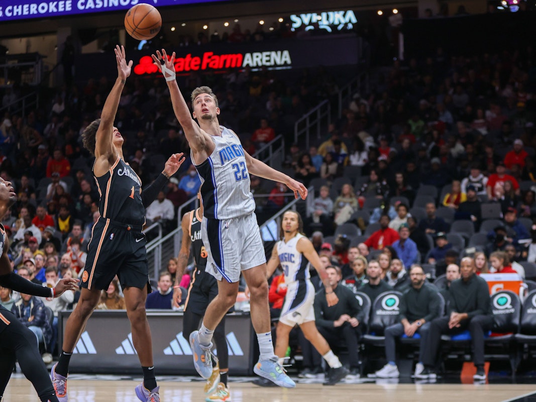 Franz Wagner wirft einen Korb.