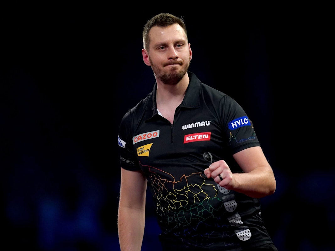 Dart-Star Florian Hempel ballt kämpferisch seine linke Faust.