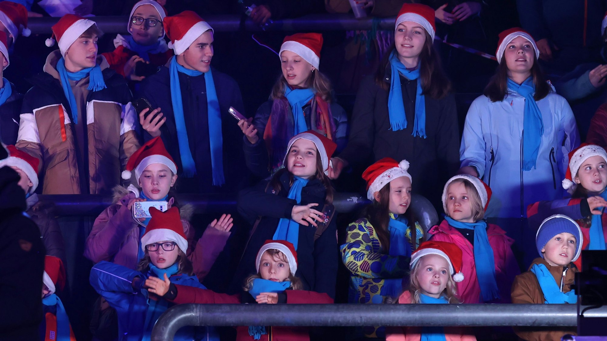 Das Mitsingkonzert
„Loss mer Weihnachtsleeder singe“ im Rhein-Energie-Stadion in Köln.