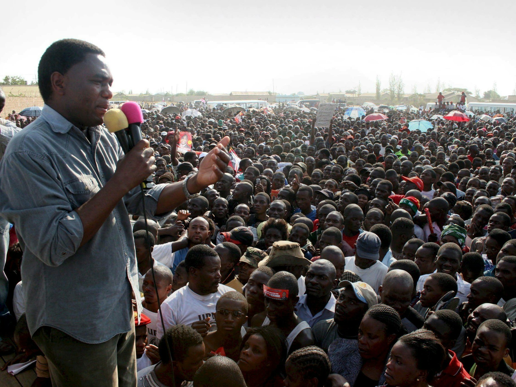 Hakainde Hichilema, Präsident der Opposition United Party for National Development, bei seiner letzten Wahlkundgebung vor den Präsidentschaftswahlen in Lusaka (Sambia) am 29. Oktober 2008.