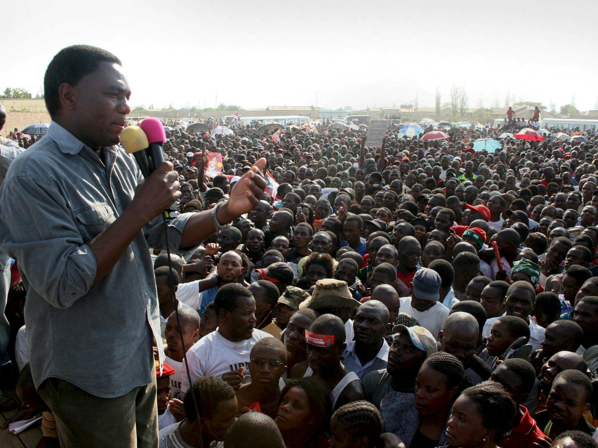 Hakainde Hichilema, Präsident der Opposition United Party for National Development, bei seiner letzten Wahlkundgebung vor den Präsidentschaftswahlen in Lusaka (Sambia) am 29. Oktober 2008.