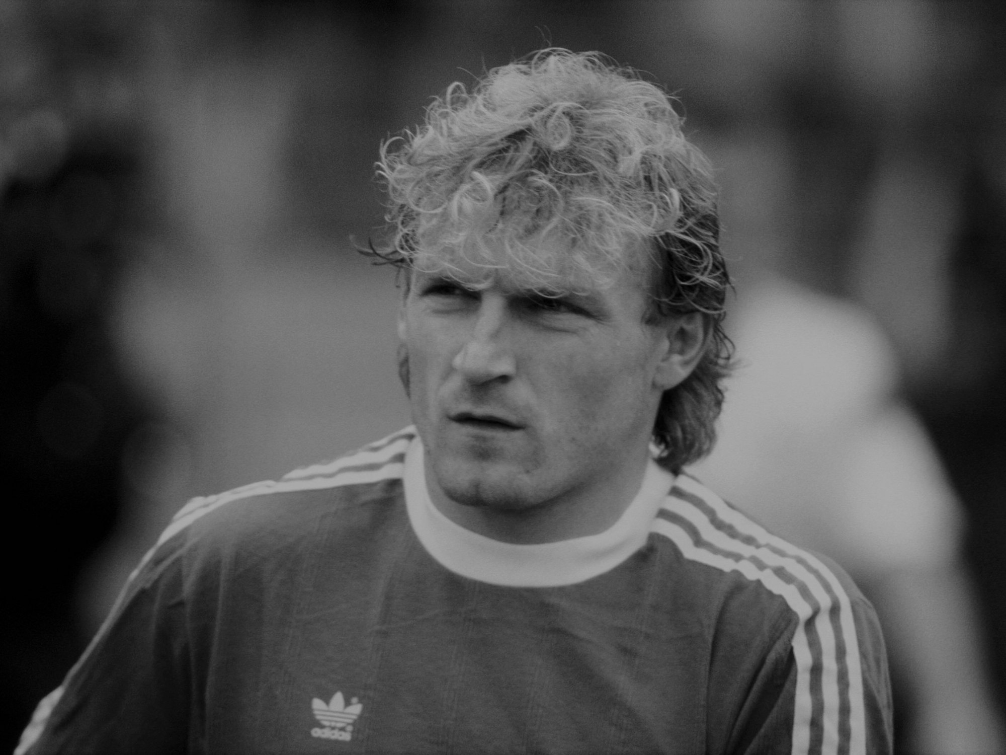 Andrzej Iwan schaut nachdenklich.