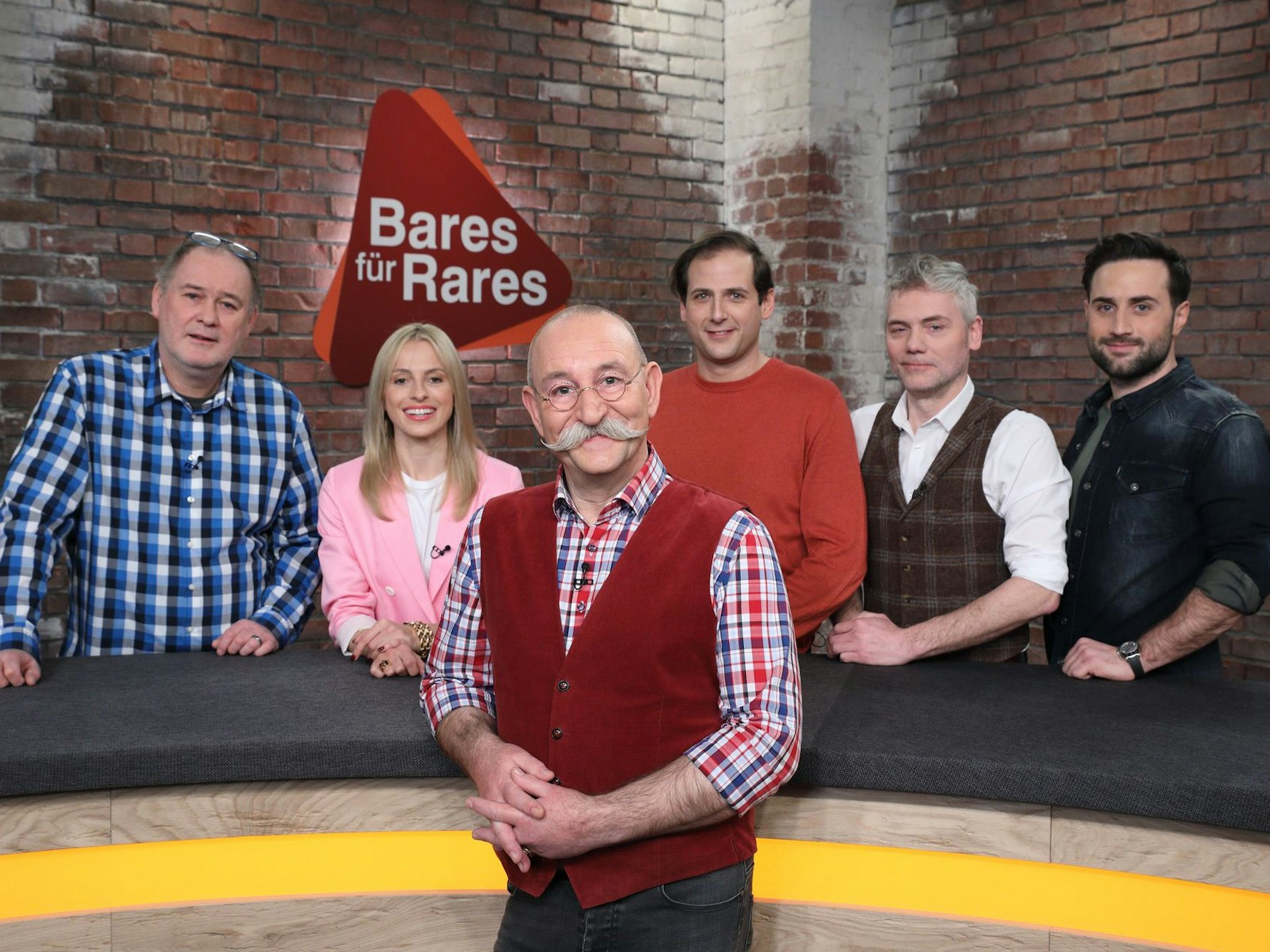 Walter "Waldi" Lehnertz, Dr. Elisabeth "Lisa" Nüdling, Horst Lichter, Julian Schmitz-Avila, Christian Vechtel, David Suppes posieren für ein Presse-Foto