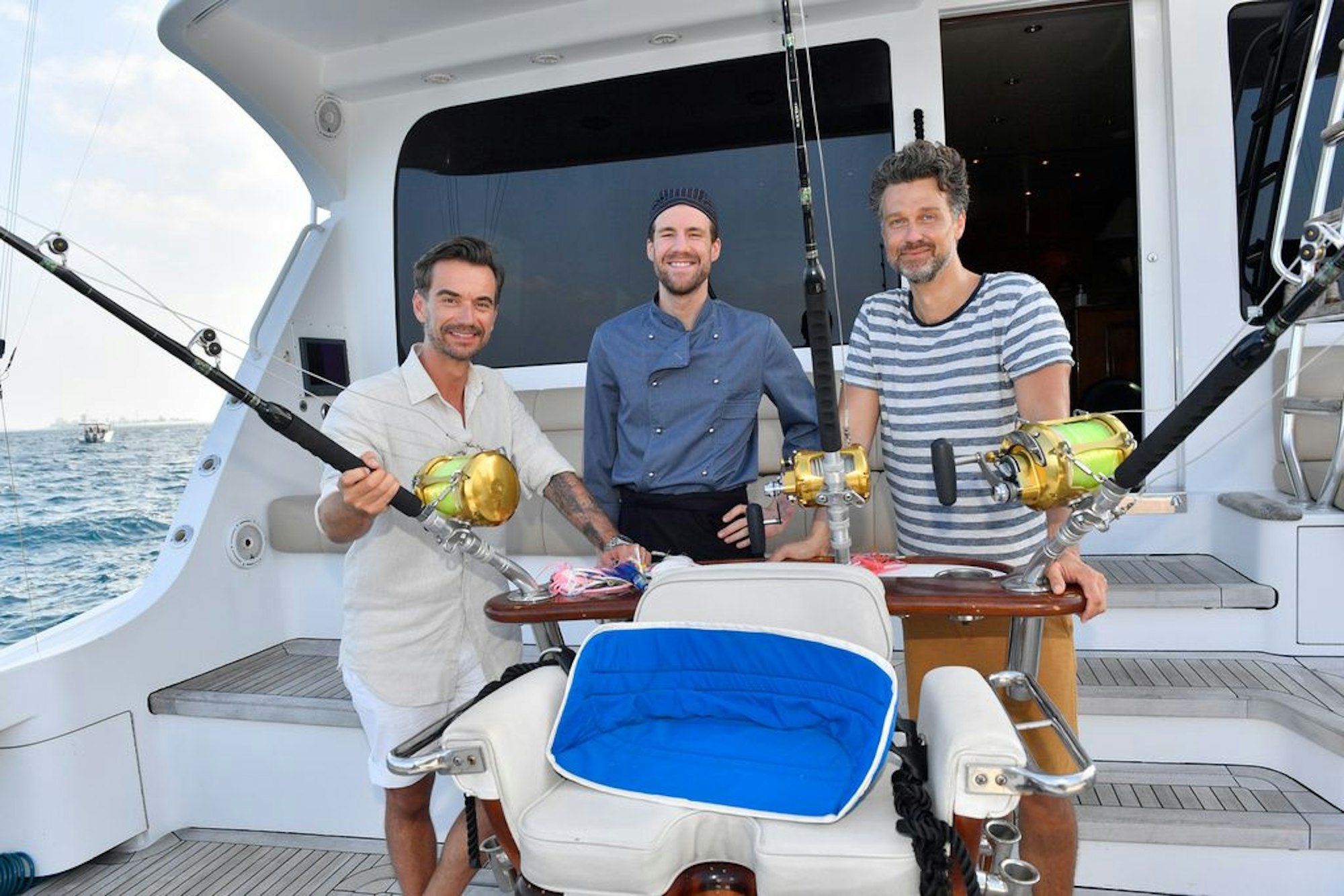 Florian Silbereisen, Luke Mockridge und Wayne Carpendale (v.l.) bei den Dreharbeiten zur „Traumschiff“-Folge „Coco Island“.
