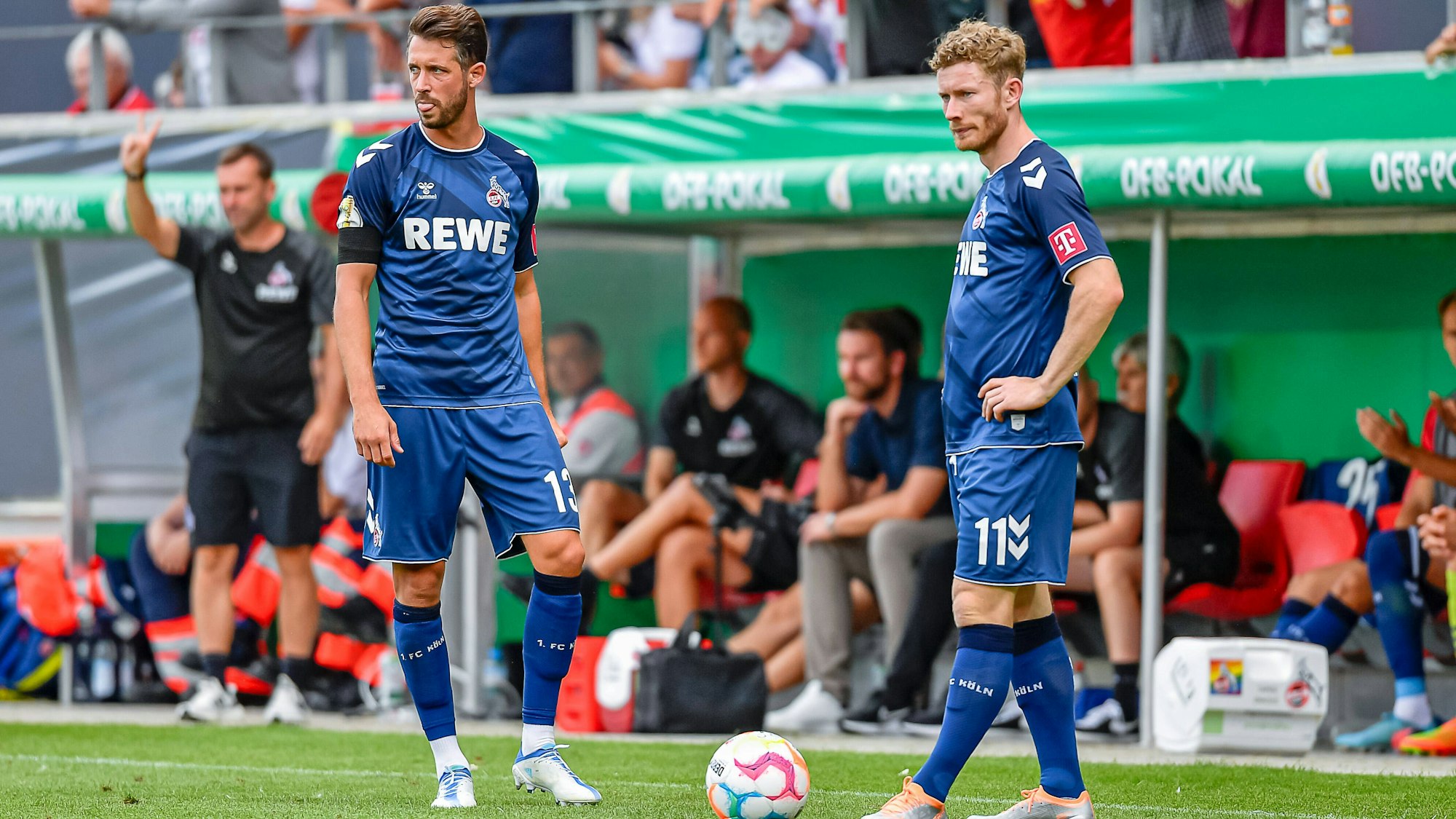 Mark Uth und Florian Kainz im Spiel gegen Regensburg.