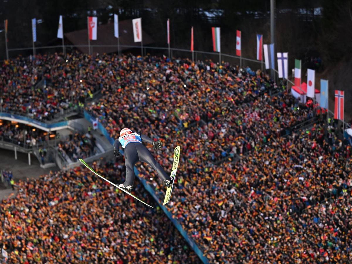Vierschanzentournee, Großschanze in Oberstdorf: Markus Eisenbichler (Deutschland) in Aktion.