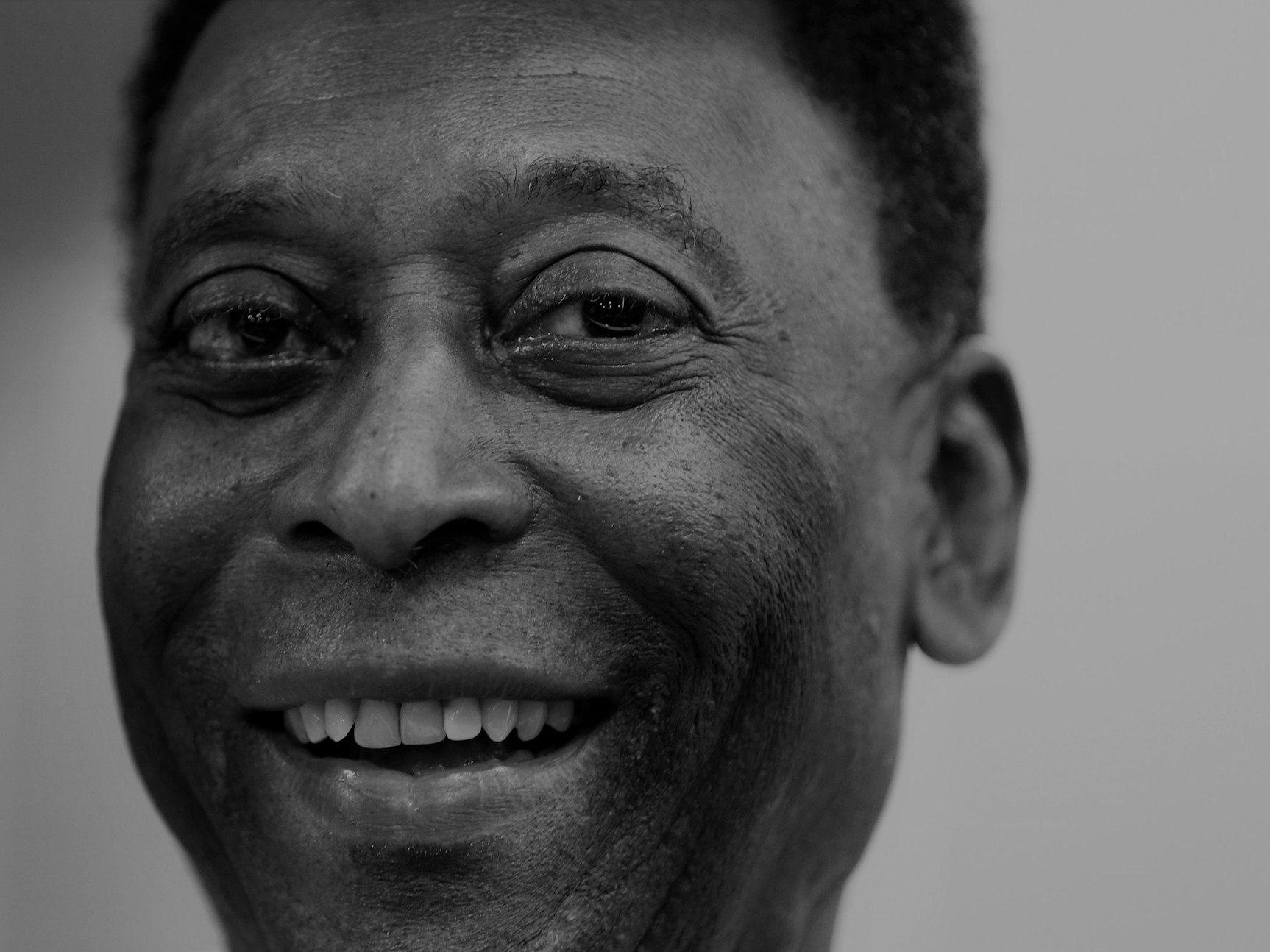 Pelé lächelt, die brasilianische Fußball-Legende starb am 29. Dezember 2022.