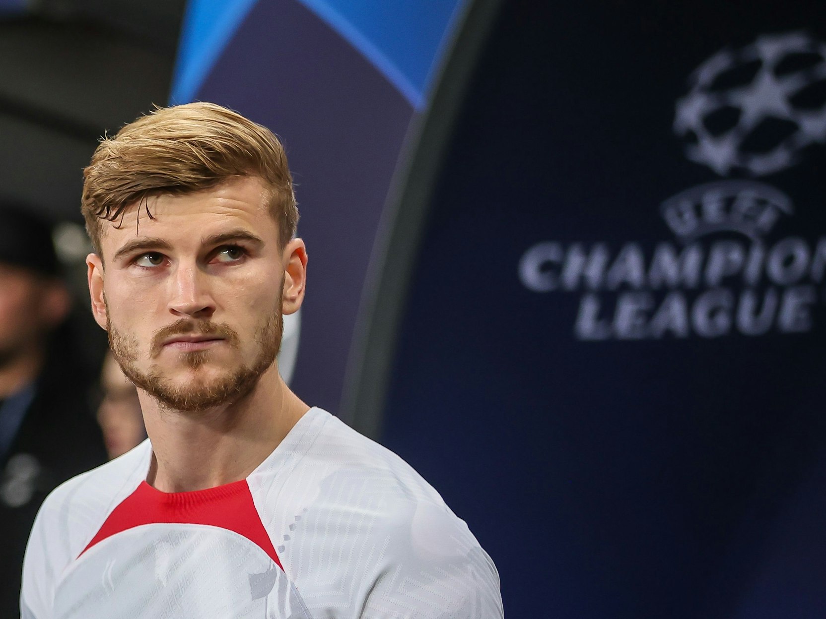 Timo Werner, Spieler von RB Leipzig, schaut ernst.